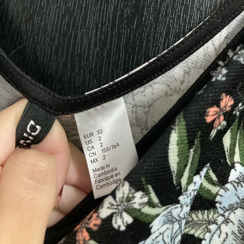 H&M Flora Skater Dress - Picture 2 of 2